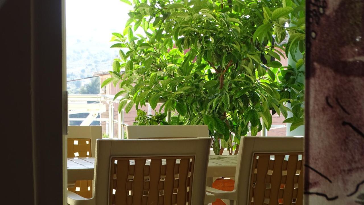 Cozy Central Apartment Ksamil Exterior foto