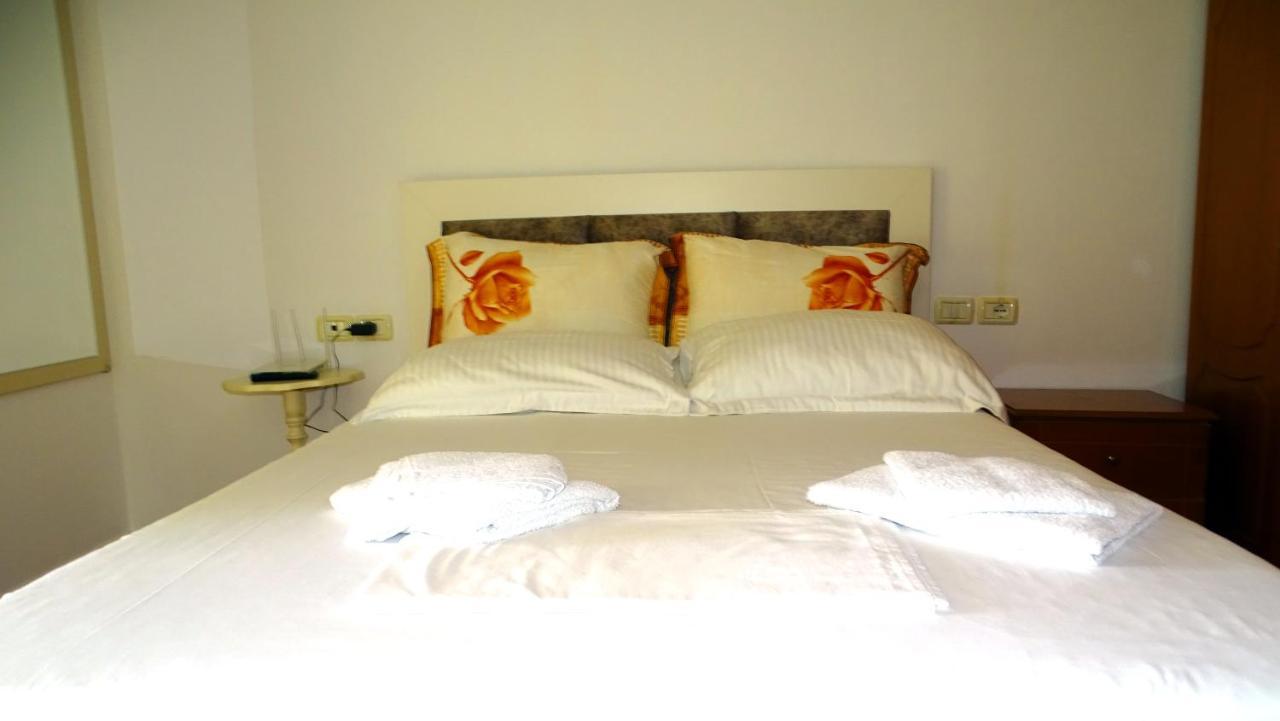 Cozy Central Apartment Ksamil Exterior foto